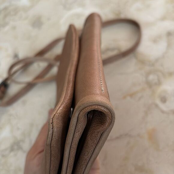 Soho Bags Made In Italy Leather Compact Crossbody Organizer Bag - Picture 11 of 16